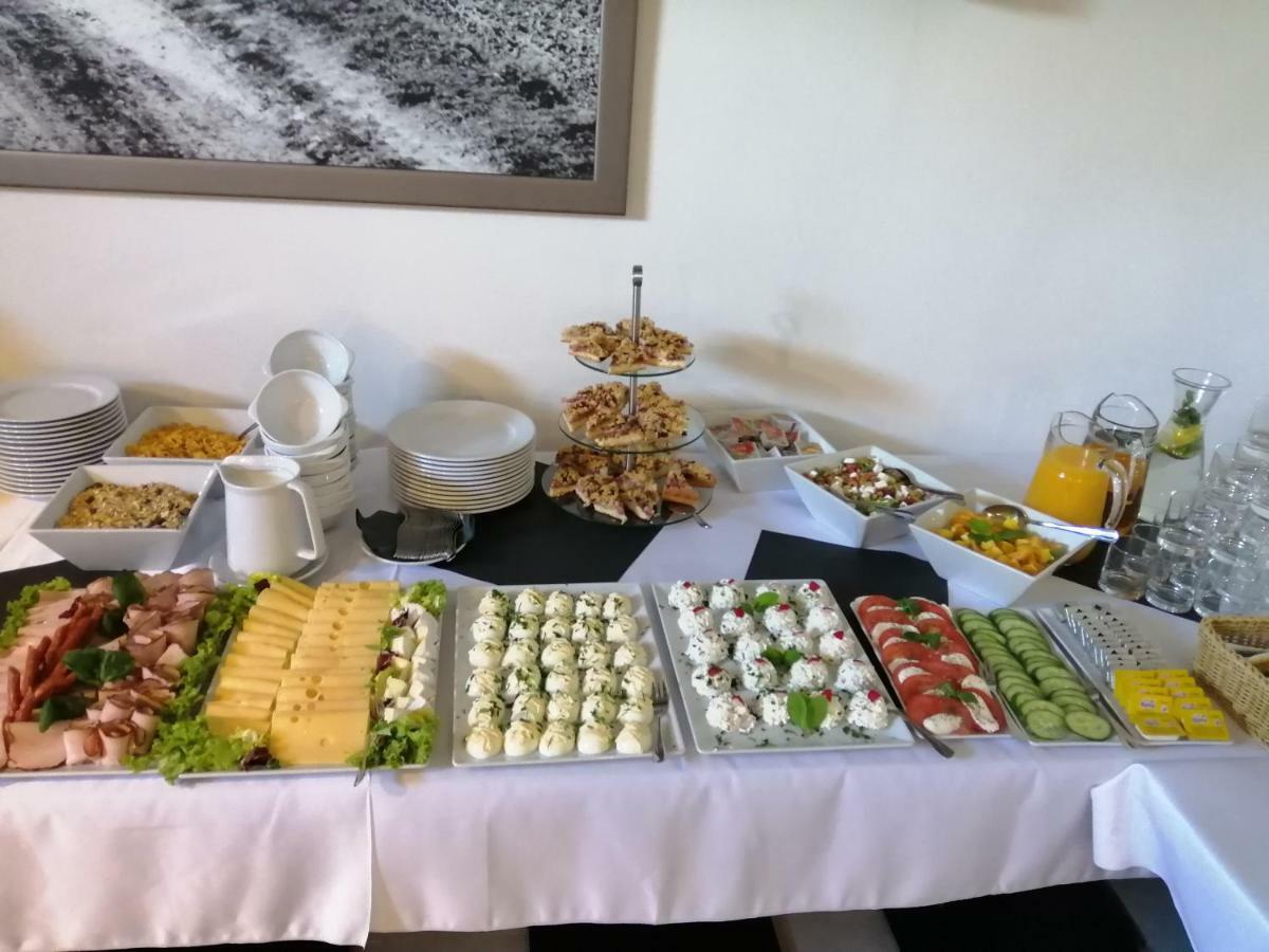 S7 Hotel 凯尔采 外观 照片